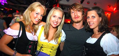 Mädels beim Feiern in München - Bilder aus der 089-Bar